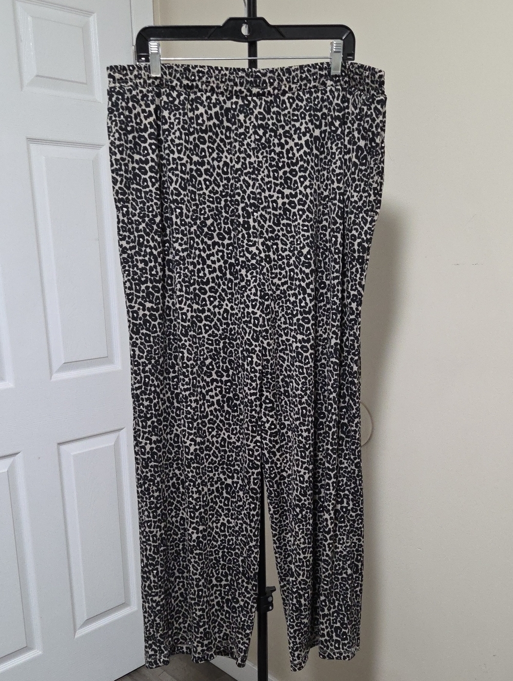 Lily Morgan Black & White Leopard Wide-Leg Pants